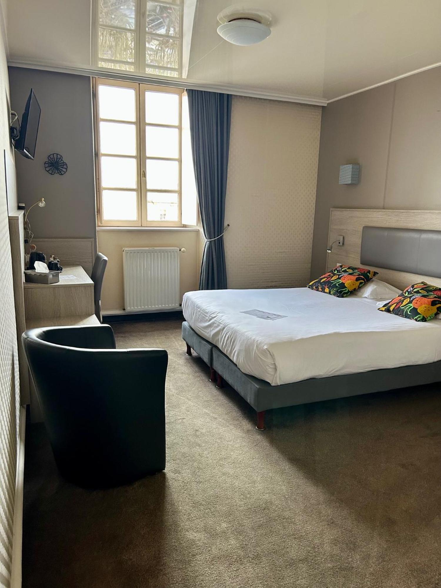 Cit'Hotel le Challonge Dinan Buitenkant foto