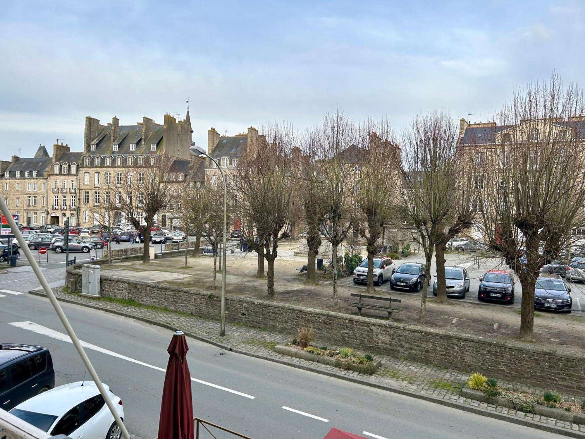 Cit'Hotel le Challonge Dinan Buitenkant foto