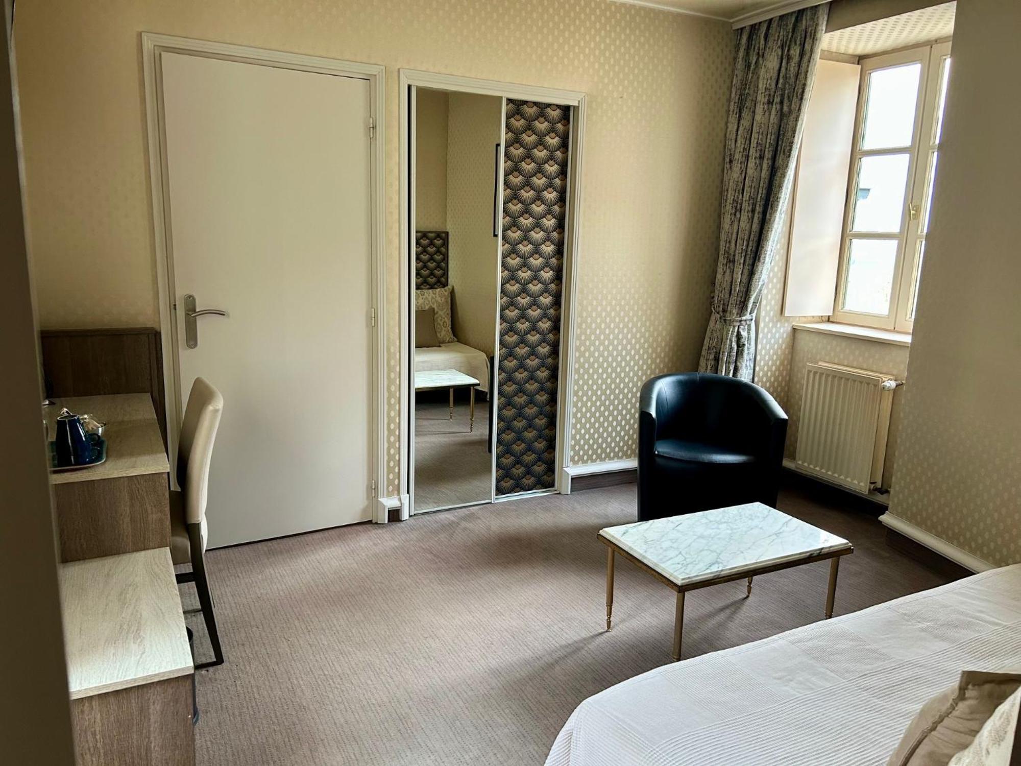 Cit'Hotel le Challonge Dinan Buitenkant foto