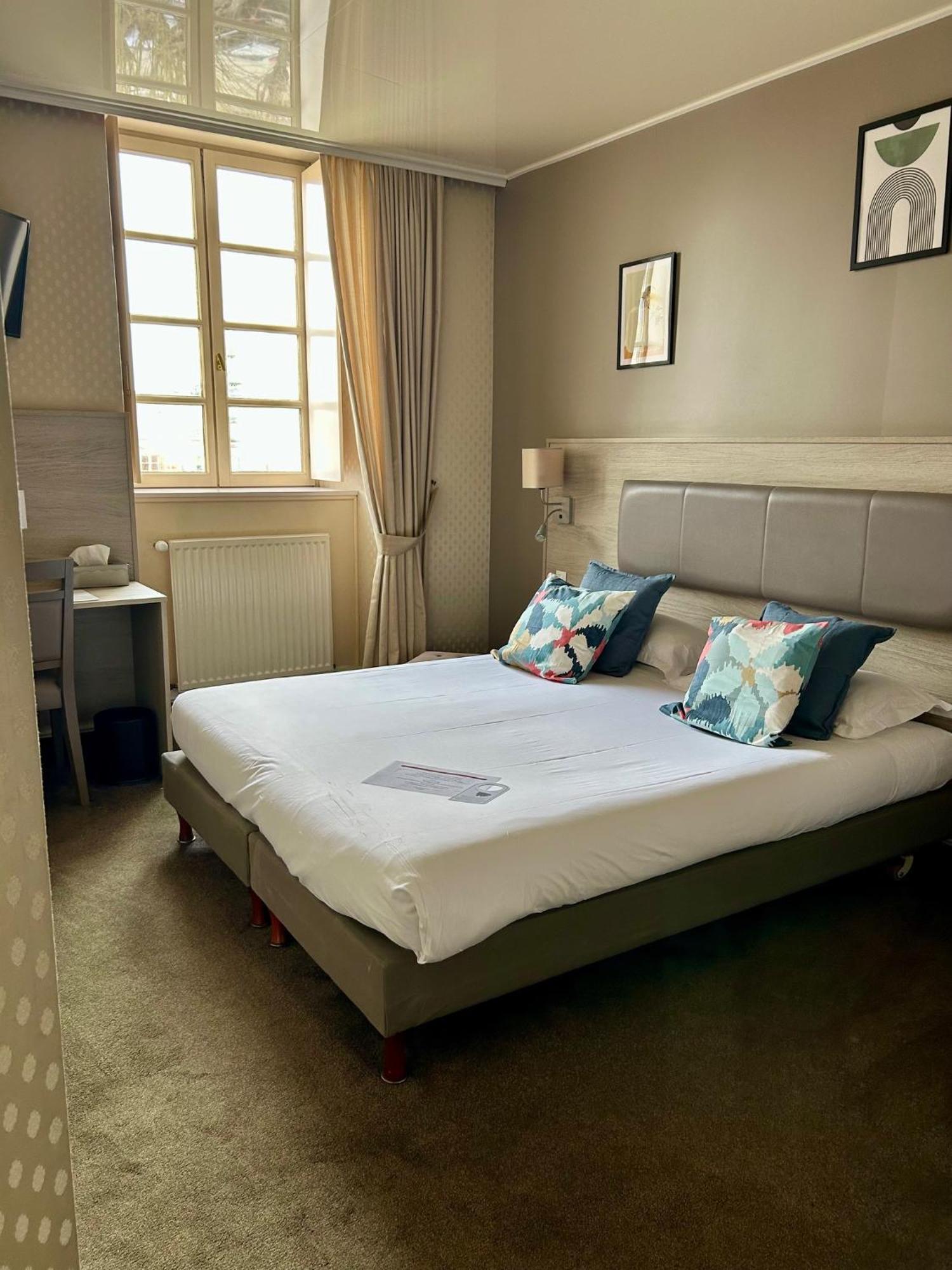 Cit'Hotel le Challonge Dinan Buitenkant foto