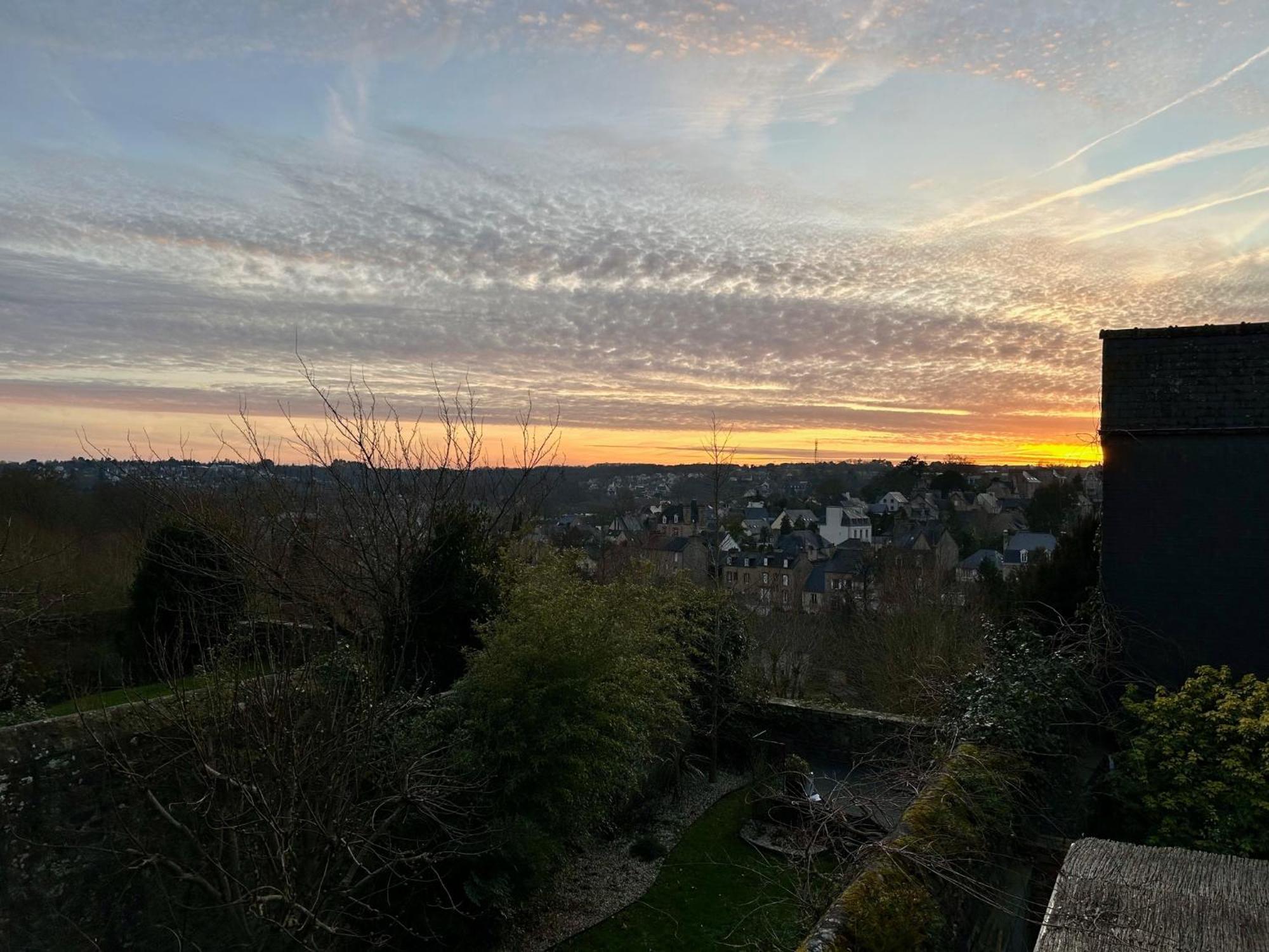 Cit'Hotel le Challonge Dinan Buitenkant foto