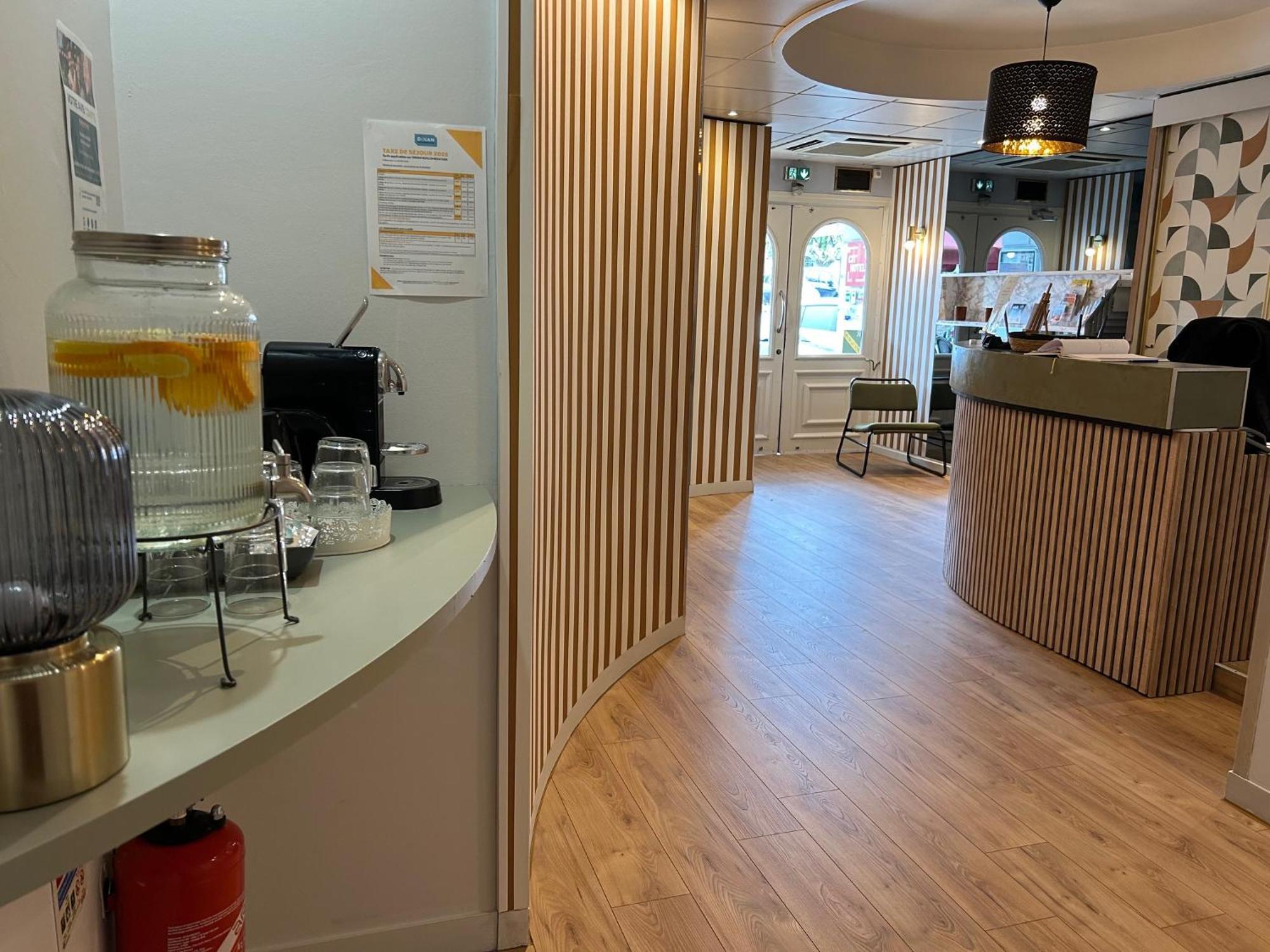 Cit'Hotel le Challonge Dinan Buitenkant foto